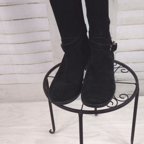 Kaya Distressed Suede Knee High Boot in Black, Size 9 - Picture 4 of 9